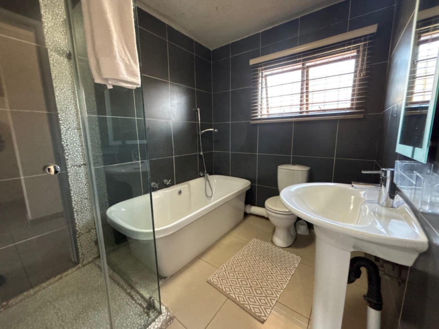 To Let 1 Bedroom Property for Rent in Morningside Hills Gauteng