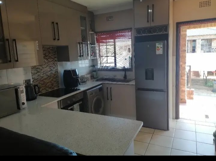 2 Bedroom Property for Sale in Sonneveld Gauteng