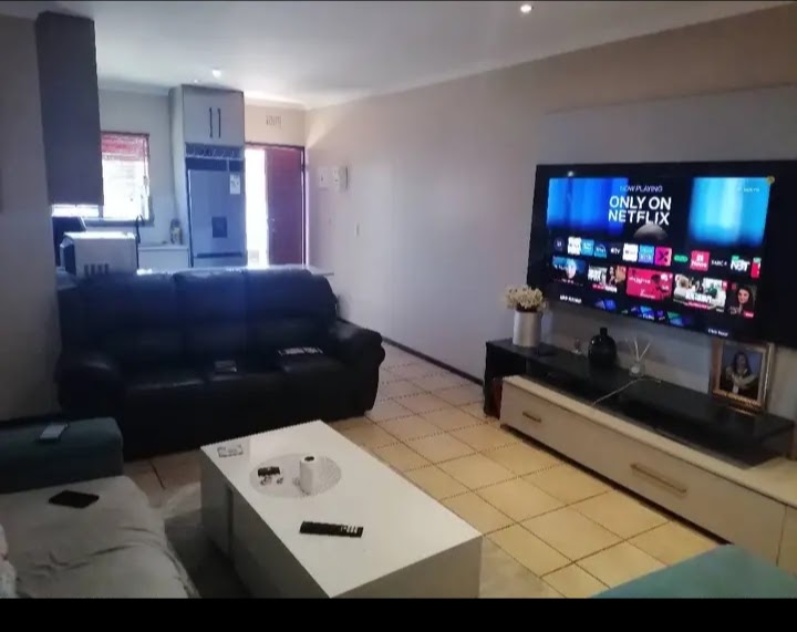 2 Bedroom Property for Sale in Sonneveld Gauteng