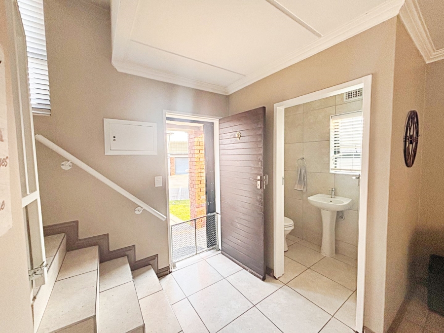 To Let 3 Bedroom Property for Rent in Amberfield Gauteng