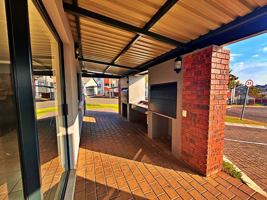 To Let 3 Bedroom Property for Rent in Amberfield Gauteng