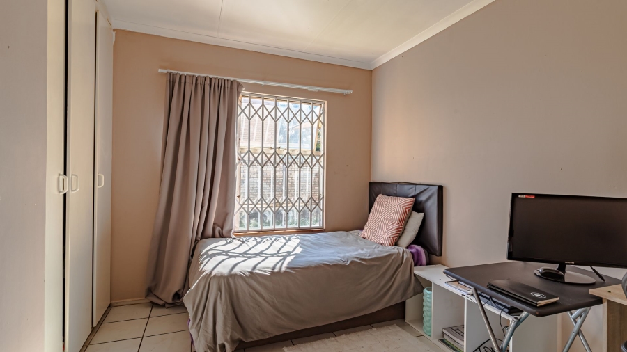 3 Bedroom Property for Sale in Strubensvallei Gauteng