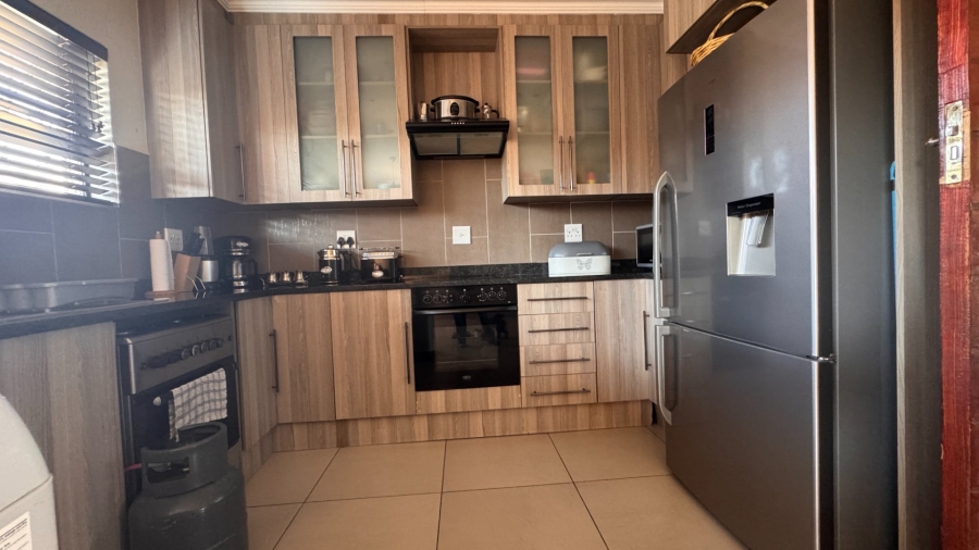 2 Bedroom Property for Sale in Three Rivers Proper Gauteng