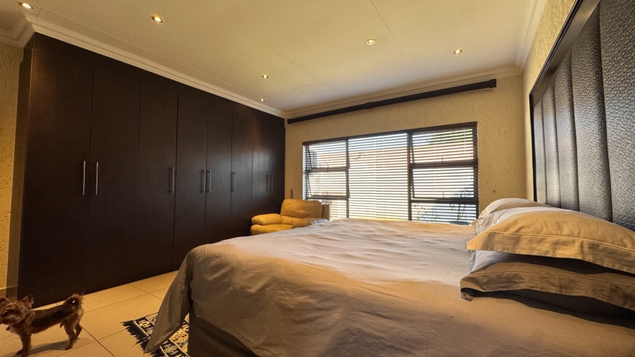 2 Bedroom Property for Sale in Three Rivers Proper Gauteng