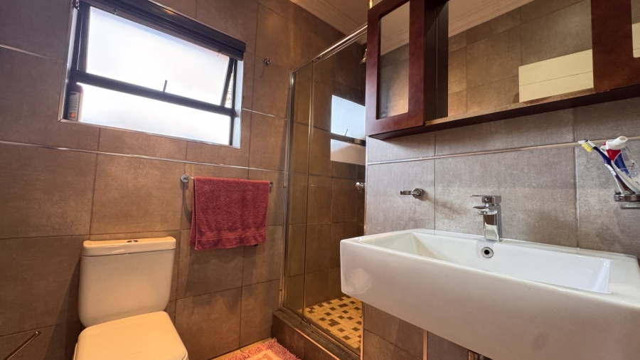 2 Bedroom Property for Sale in Three Rivers Proper Gauteng