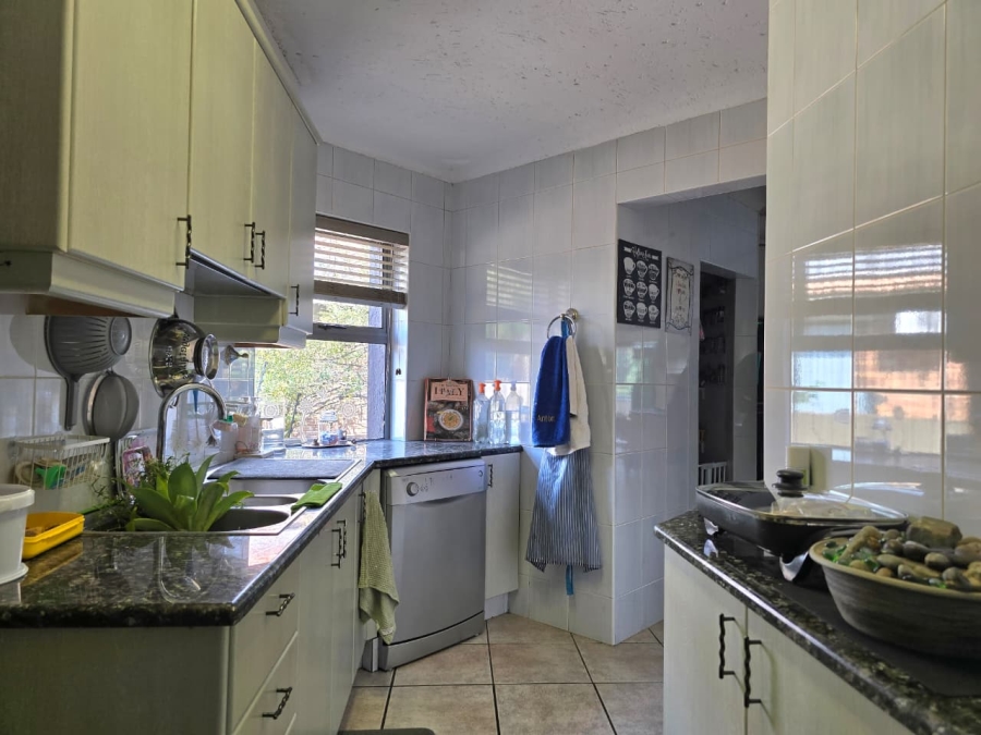 5 Bedroom Property for Sale in Meyersdal Gauteng