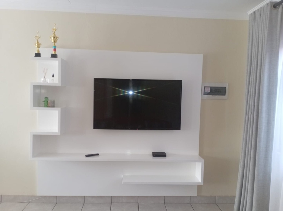 3 Bedroom Property for Sale in Annlin-wes Gauteng