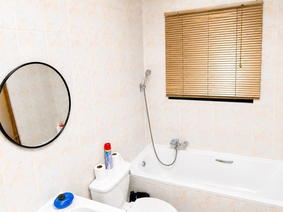 To Let 3 Bedroom Property for Rent in Vorna Valley Gauteng