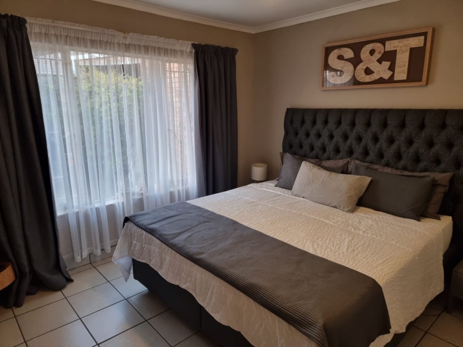 2 Bedroom Property for Sale in Die Hoewes Gauteng