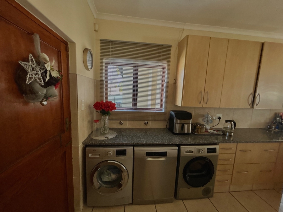 3 Bedroom Property for Sale in Halfway Gardens Gauteng