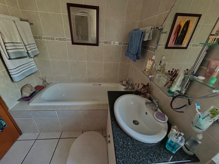 3 Bedroom Property for Sale in Halfway Gardens Gauteng