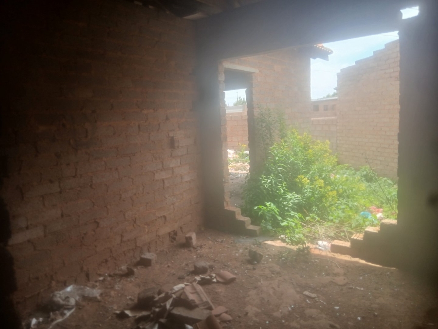 4 Bedroom Property for Sale in Mohlakeng Gauteng
