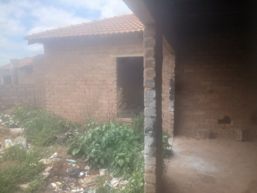 4 Bedroom Property for Sale in Mohlakeng Gauteng