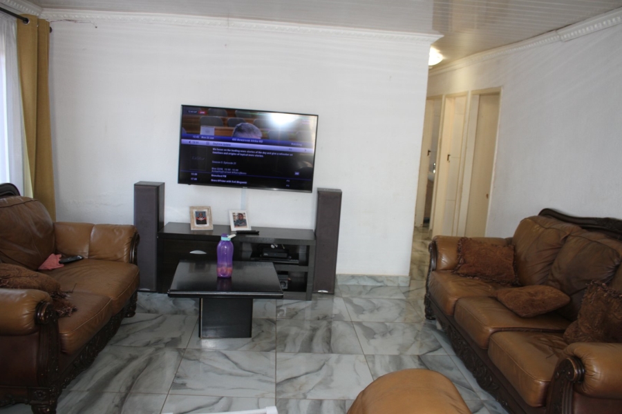3 Bedroom Property for Sale in Protea Glen Gauteng