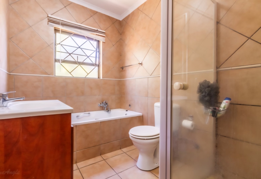 2 Bedroom Property for Sale in Willow Park Manor Gauteng