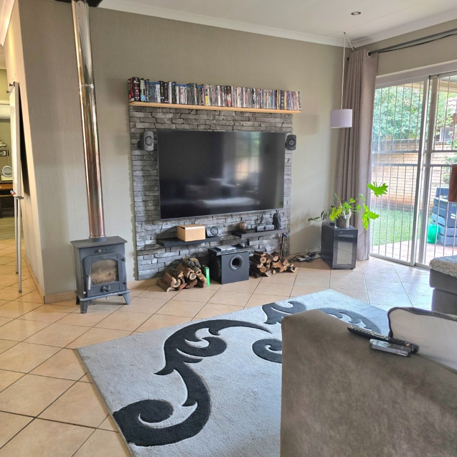 2 Bedroom Property for Sale in Willow Park Manor Gauteng