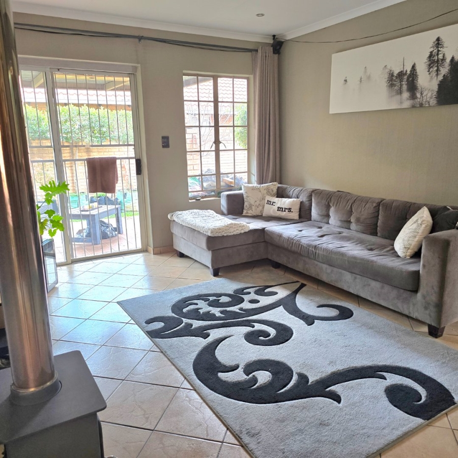 2 Bedroom Property for Sale in Willow Park Manor Gauteng
