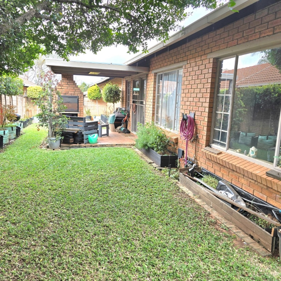 2 Bedroom Property for Sale in Willow Park Manor Gauteng