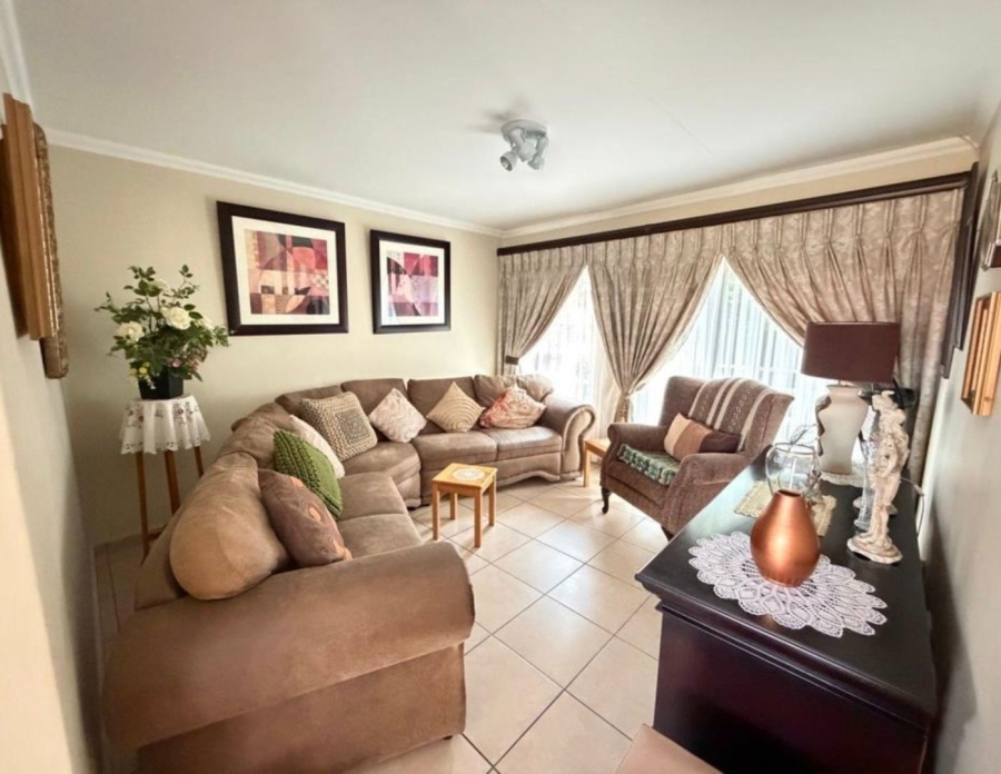 2 Bedroom Property for Sale in Equestria Gauteng