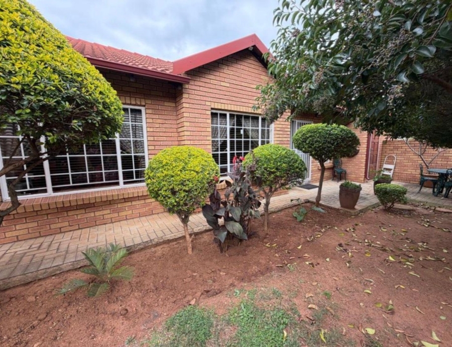 2 Bedroom Property for Sale in Equestria Gauteng