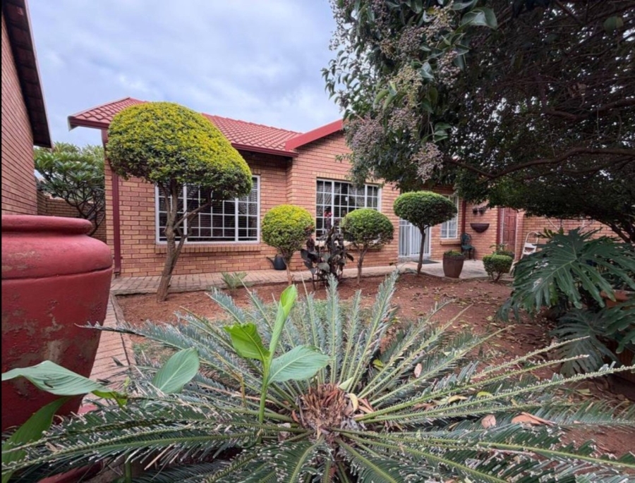 2 Bedroom Property for Sale in Equestria Gauteng