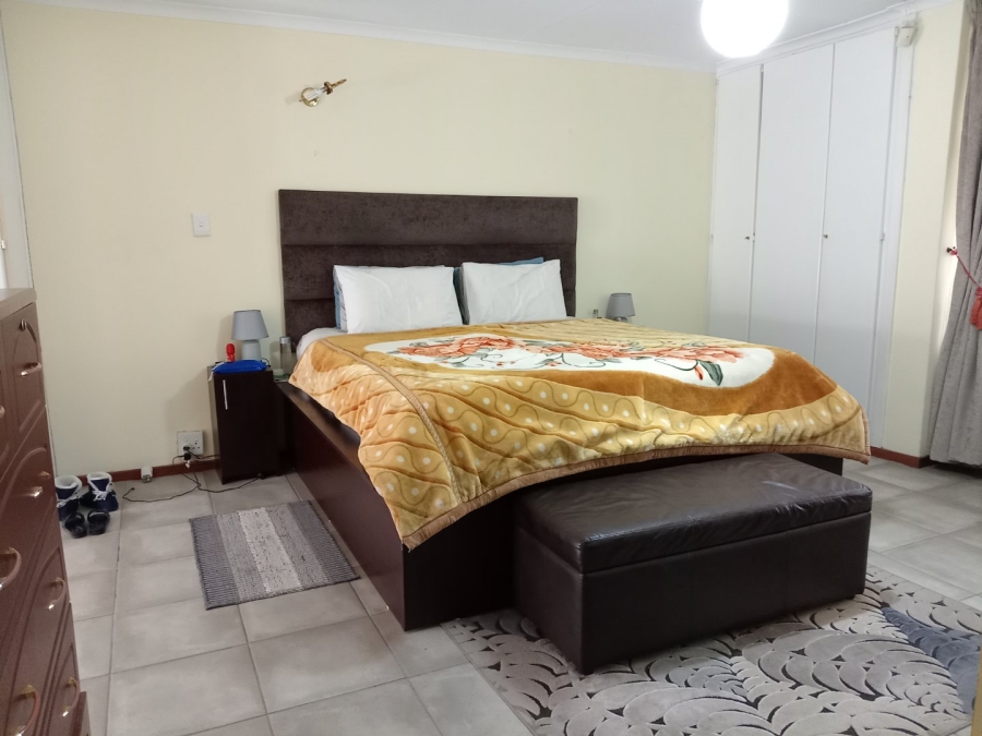 3 Bedroom Property for Sale in La Montagne Gauteng