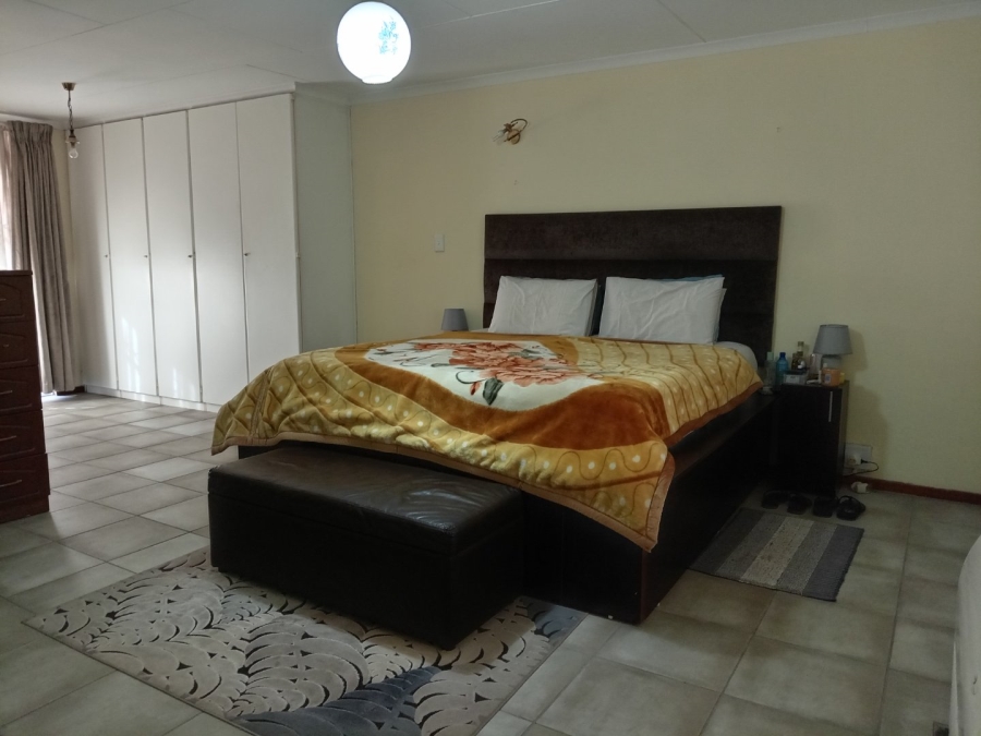 3 Bedroom Property for Sale in La Montagne Gauteng