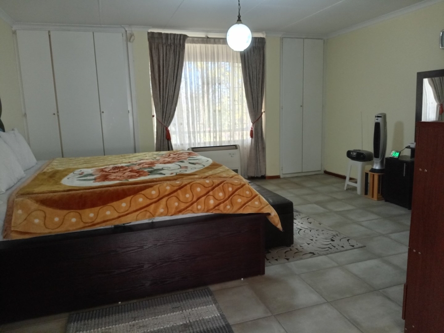 3 Bedroom Property for Sale in La Montagne Gauteng