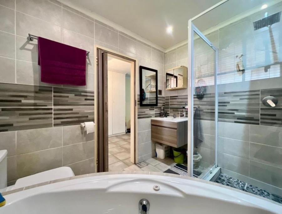 3 Bedroom Property for Sale in La Montagne Gauteng