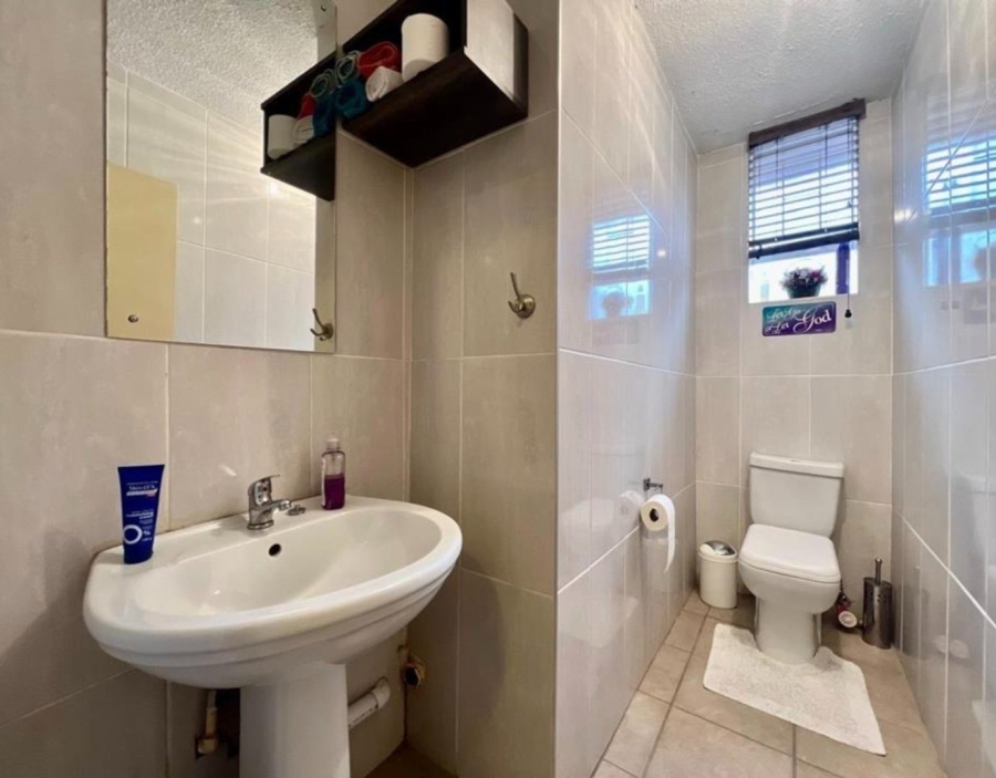 3 Bedroom Property for Sale in La Montagne Gauteng