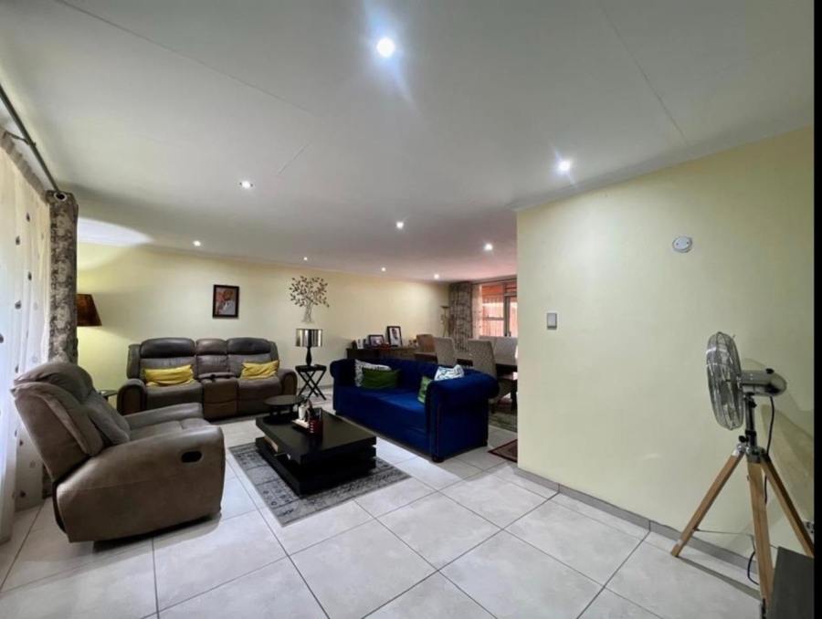 3 Bedroom Property for Sale in La Montagne Gauteng