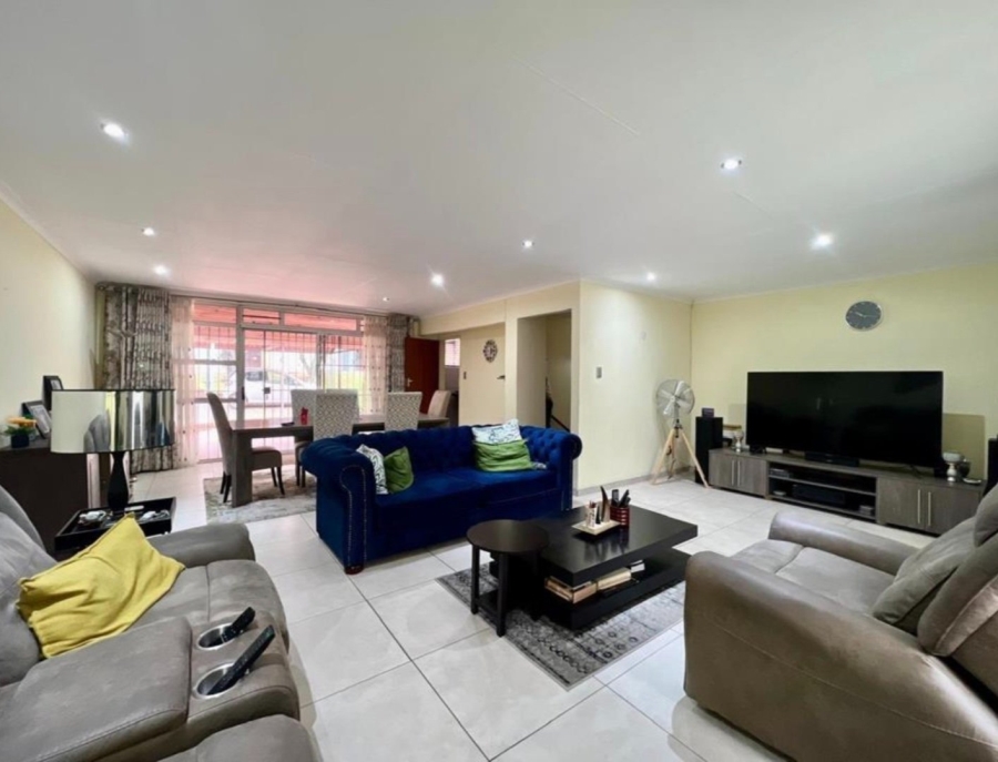 3 Bedroom Property for Sale in La Montagne Gauteng