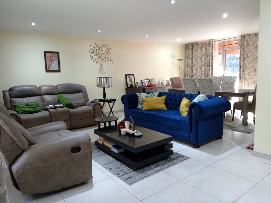 3 Bedroom Property for Sale in La Montagne Gauteng