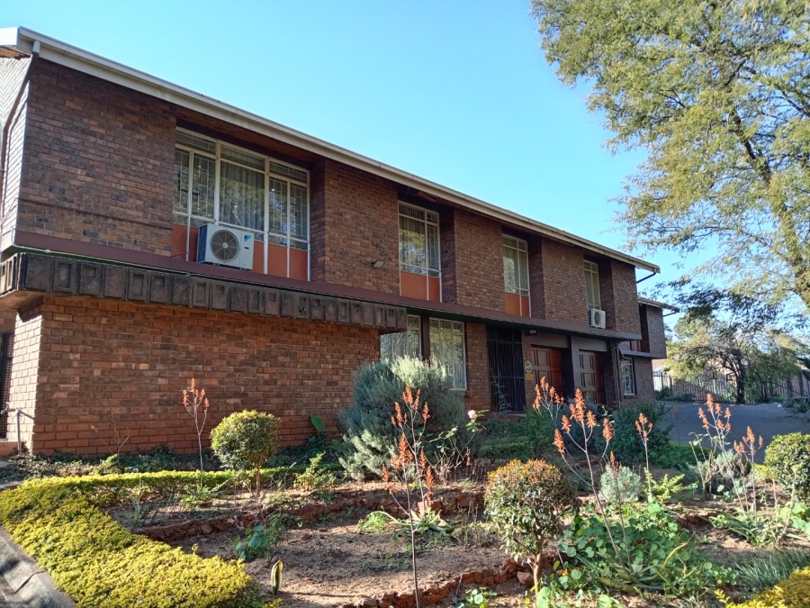 3 Bedroom Property for Sale in La Montagne Gauteng