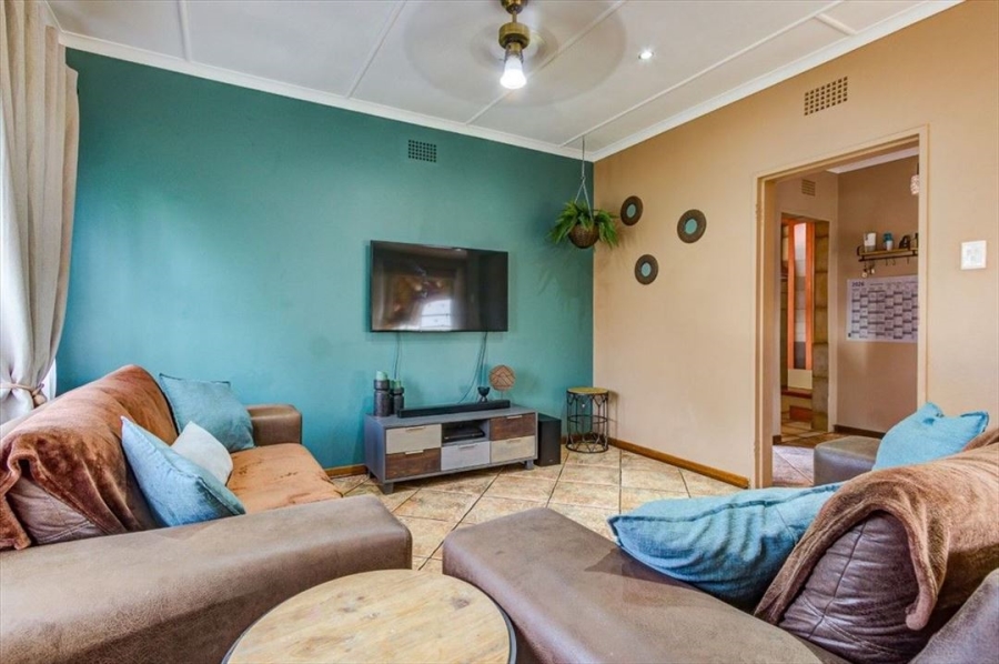 3 Bedroom Property for Sale in Rhodesfield Gauteng