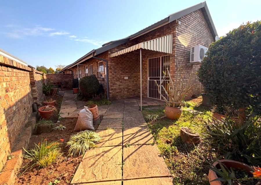 3 Bedroom Property for Sale in Elardus Park Gauteng