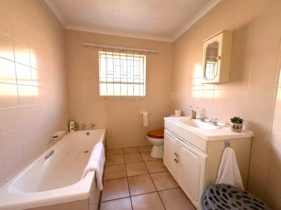3 Bedroom Property for Sale in Elardus Park Gauteng