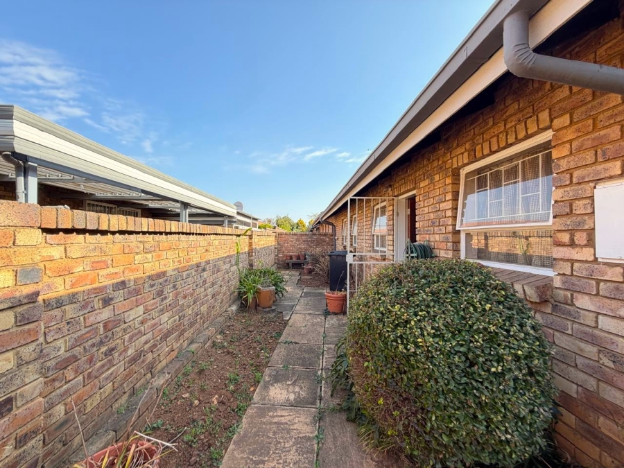 3 Bedroom Property for Sale in Elardus Park Gauteng
