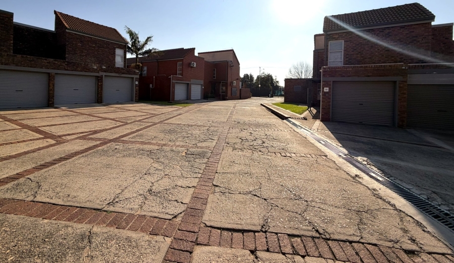 3 Bedroom Property for Sale in Elardus Park Gauteng