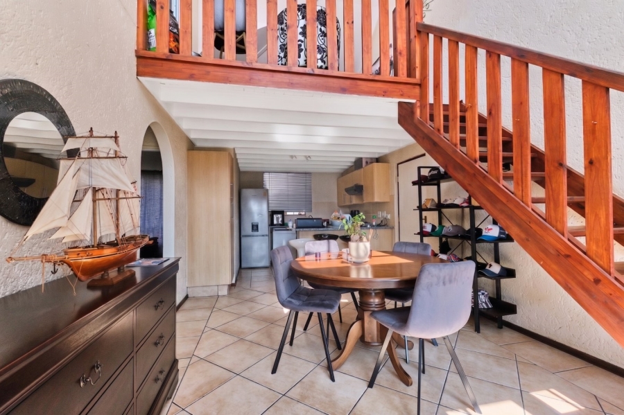2 Bedroom Property for Sale in Lonehill Gauteng