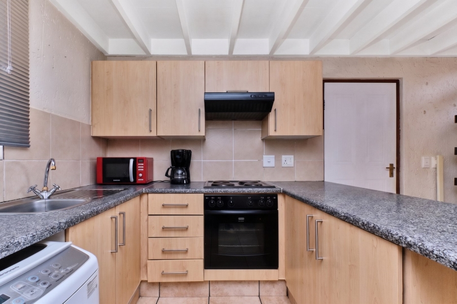 2 Bedroom Property for Sale in Lonehill Gauteng