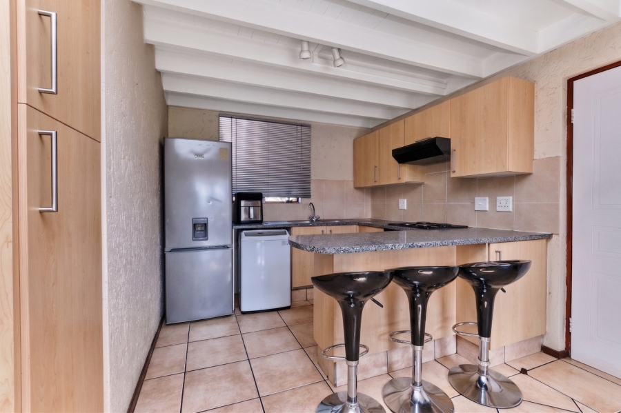 2 Bedroom Property for Sale in Lonehill Gauteng