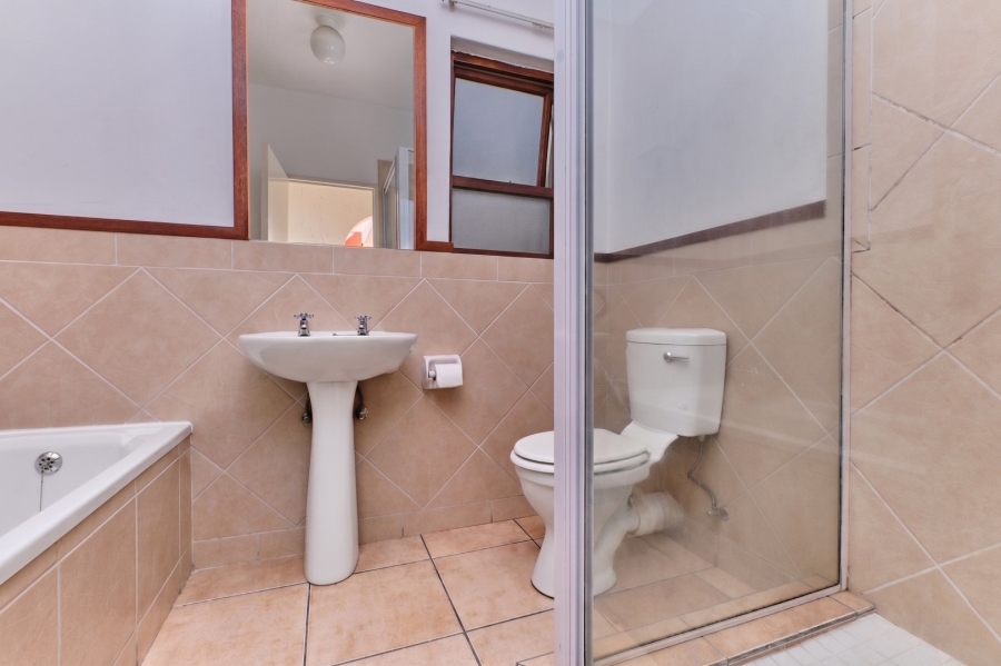 2 Bedroom Property for Sale in Lonehill Gauteng