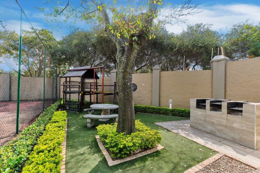 2 Bedroom Property for Sale in Lonehill Gauteng
