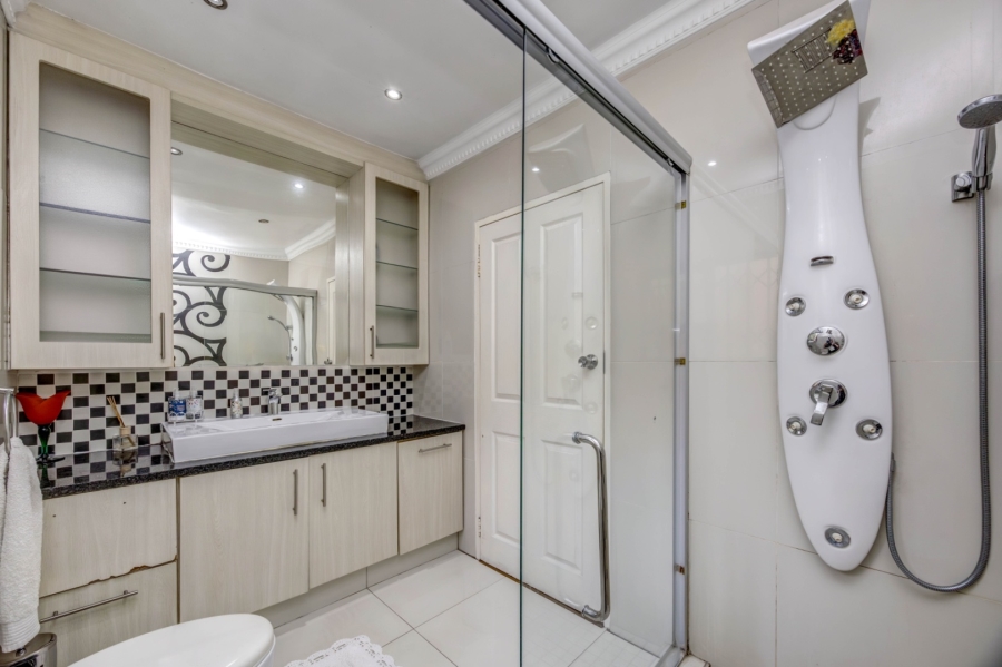 4 Bedroom Property for Sale in Paulshof Gauteng