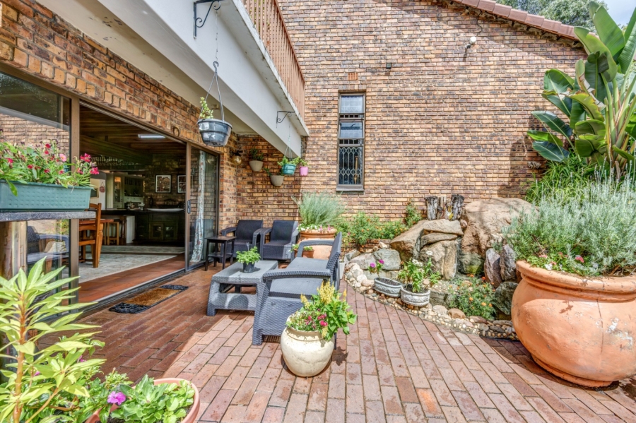 4 Bedroom Property for Sale in Paulshof Gauteng