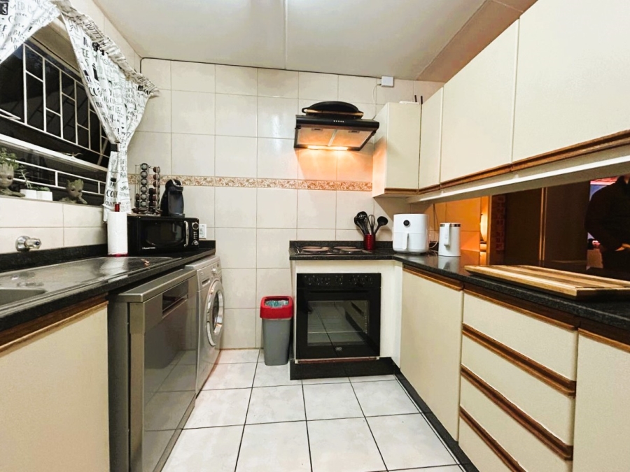 2 Bedroom Property for Sale in Moreleta Park Gauteng