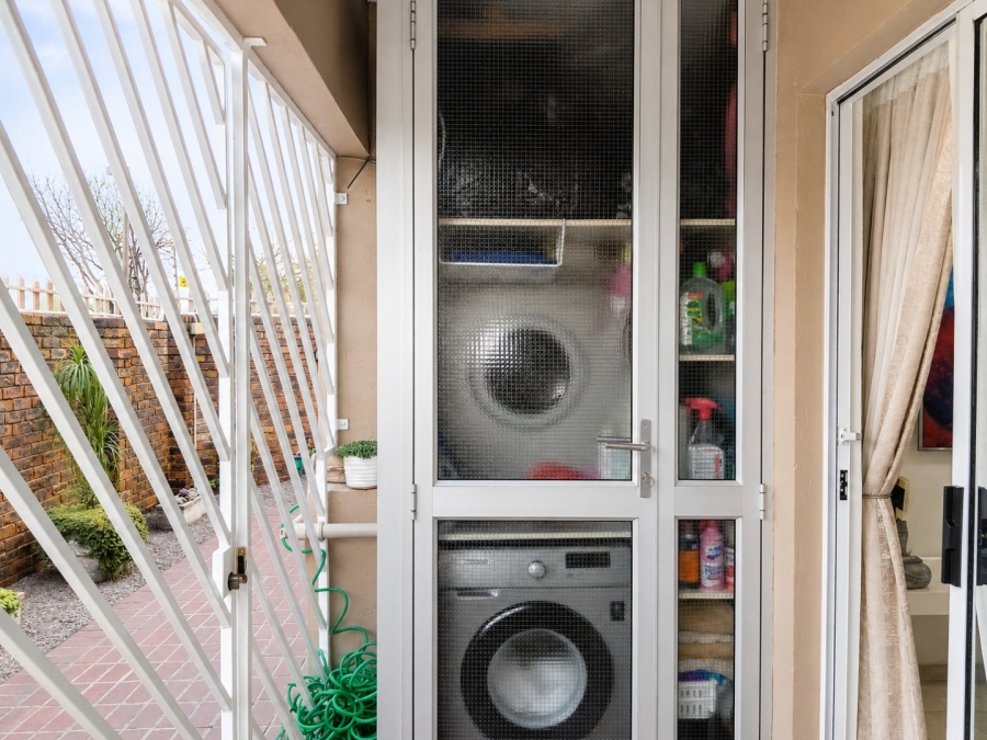 3 Bedroom Property for Sale in Wannenburghoogte Gauteng