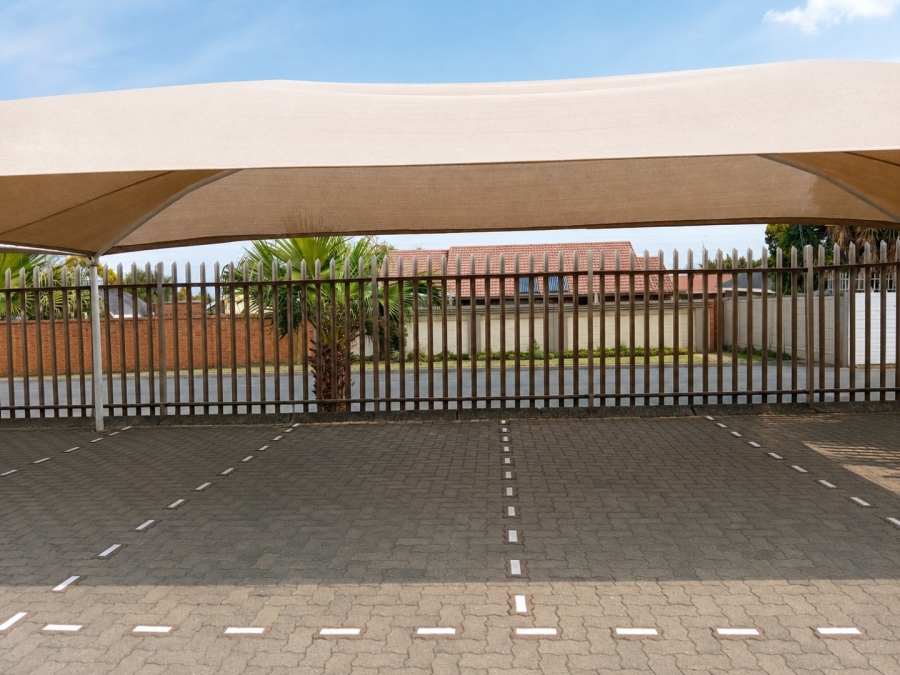3 Bedroom Property for Sale in Wannenburghoogte Gauteng