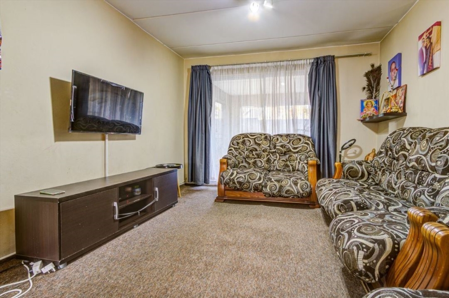 2 Bedroom Property for Sale in Birchleigh Gauteng